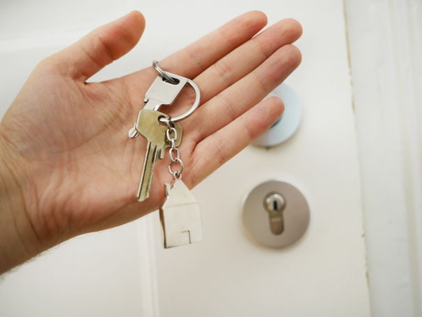 https://YvetteLopez.StopRentingStartOwning.org